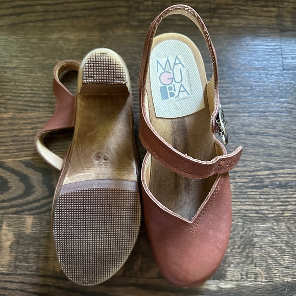 Maguba Swedish Clogs- leather with wooden heel - Picture 2 of 5